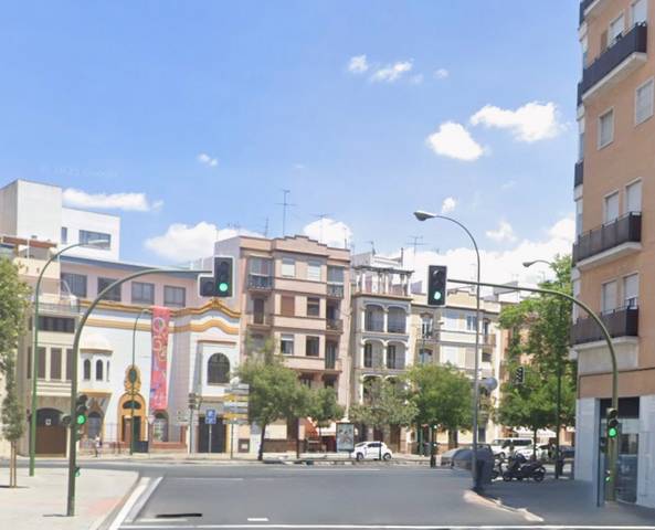 Local comercial en Alquiler en Calle Luis Montoto en La Calzada - La Florida