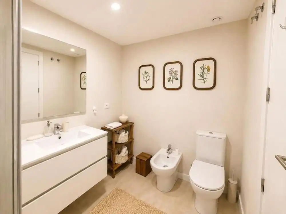 Bany de Apartament de lloguer en Estepona amb Aire condicionat, Terrassa i Traster