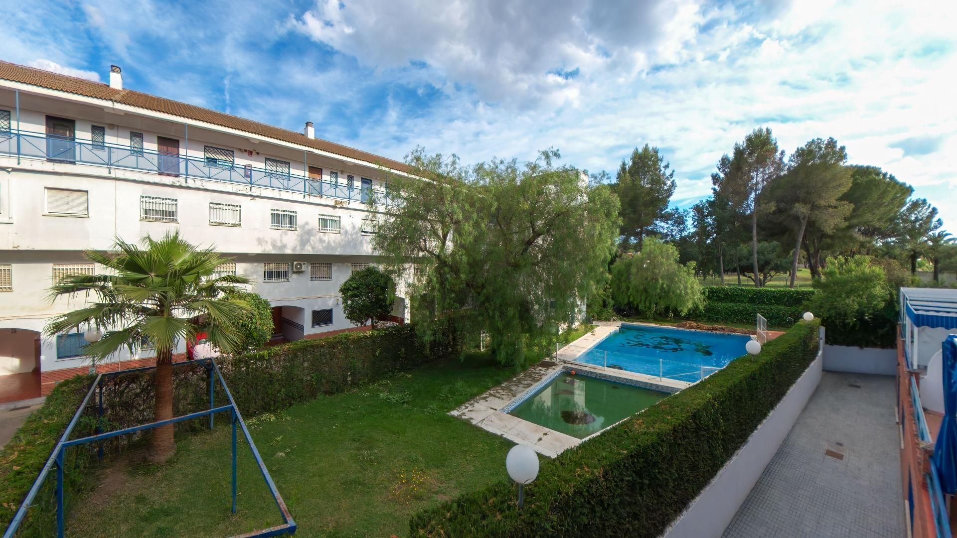 Jardí de Dúplex en venda en Camas amb Aire condicionat, Terrassa i Piscina comunitària