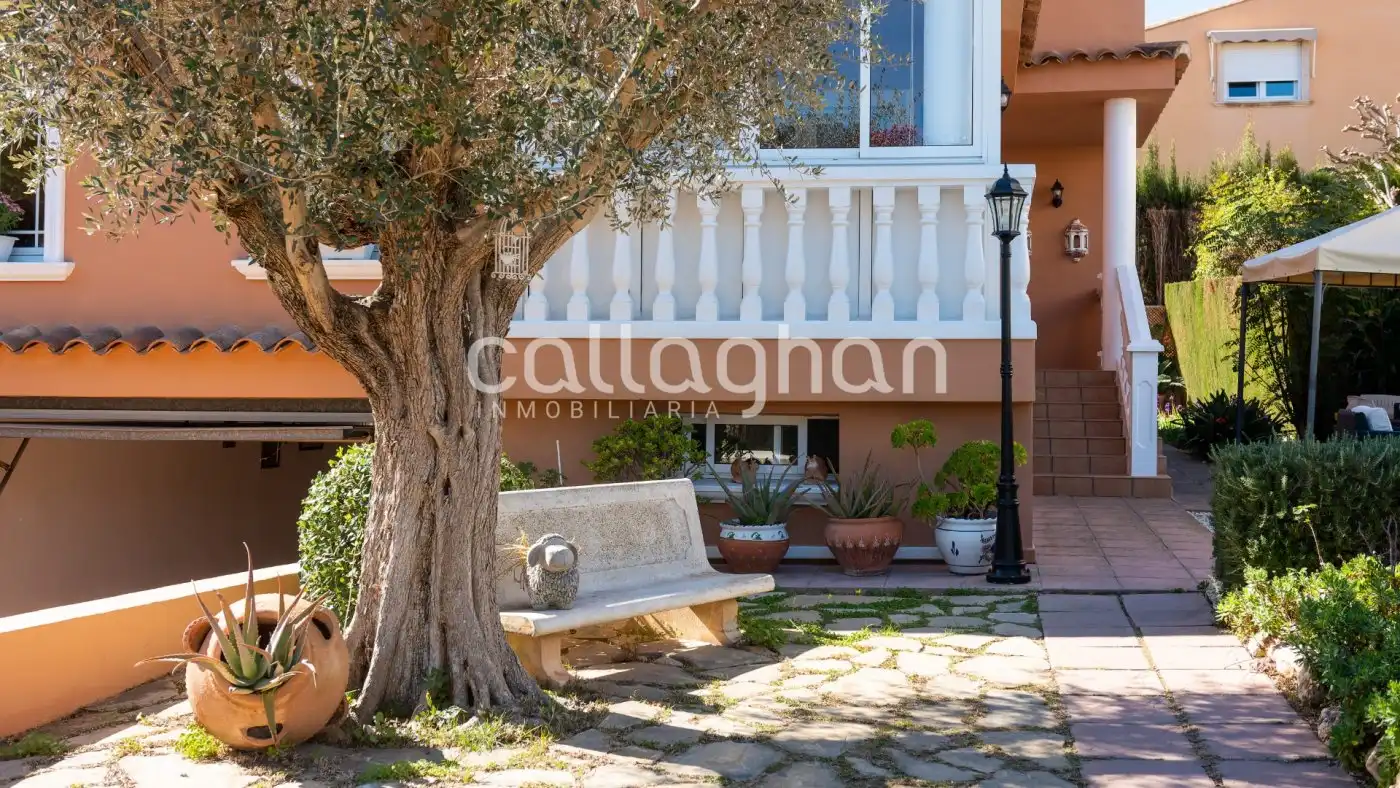 Vista exterior de Casa o chalet en venta en Paterna con Aire acondicionado, Calefacción y Jardín privado
