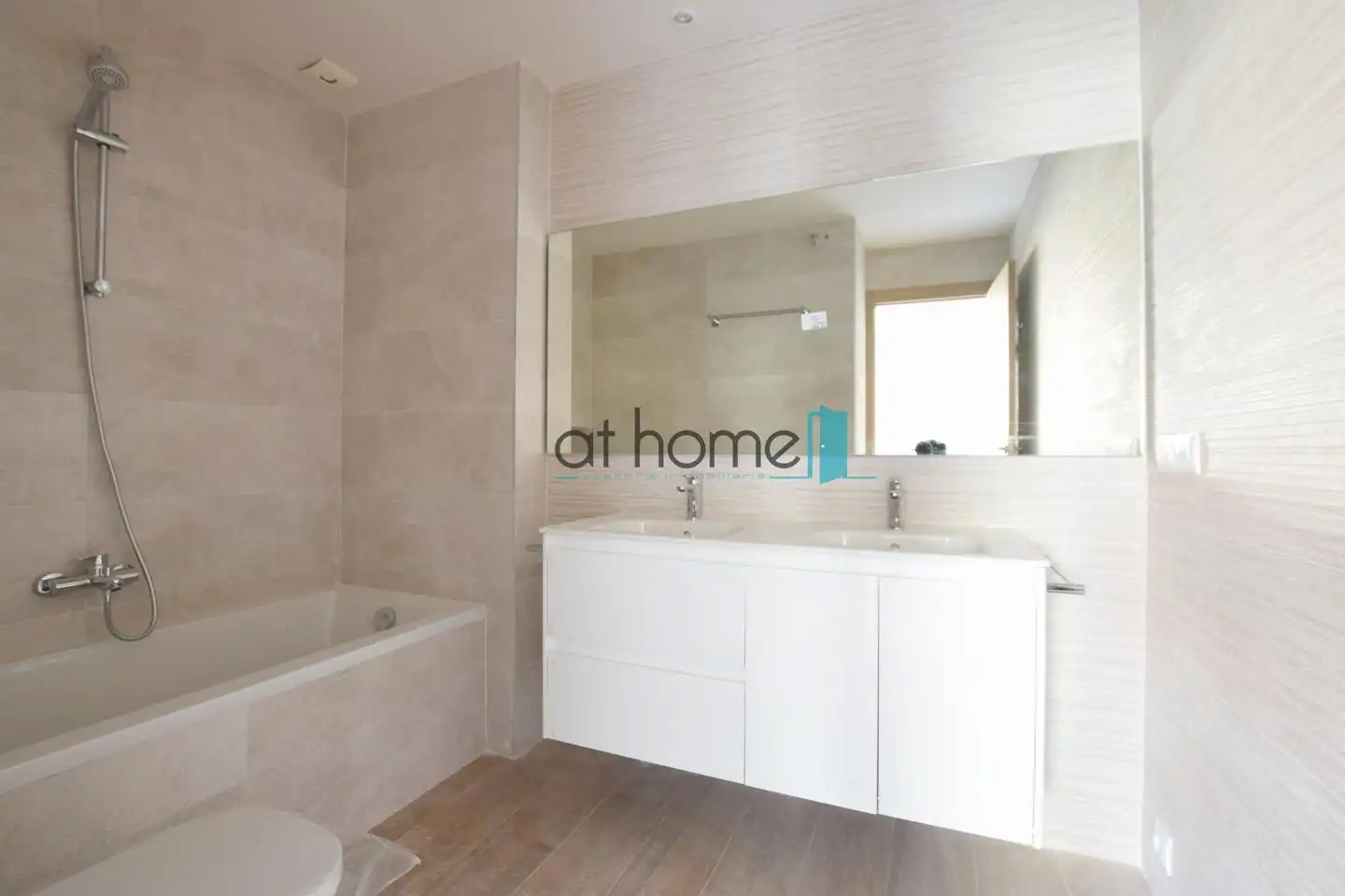 Badezimmer von Wohnung zur Miete in Alboraya mit Klimaanlage, Terrasse und Möbliert