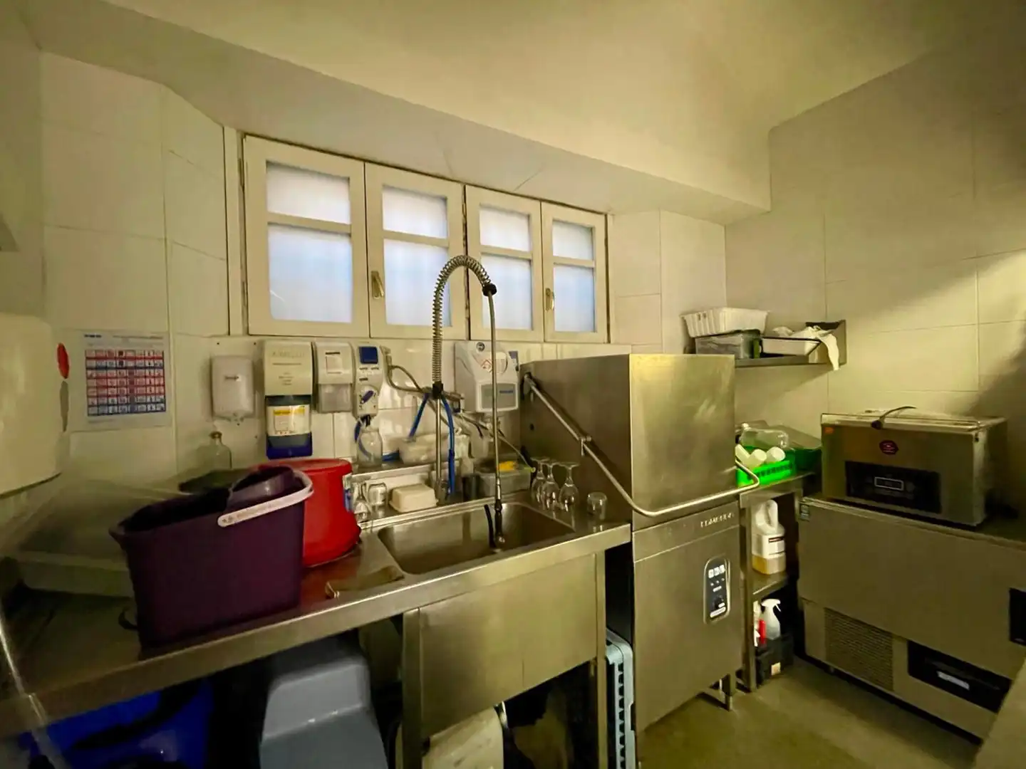 Commercial properties for transfer in Avinyo, Barri Gòtic