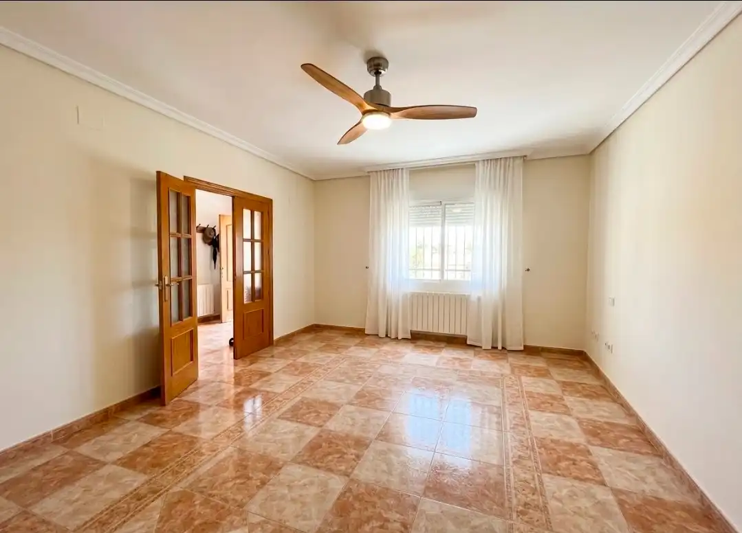 Casa aparellada amb jardí en venda a Argés, imagen 3