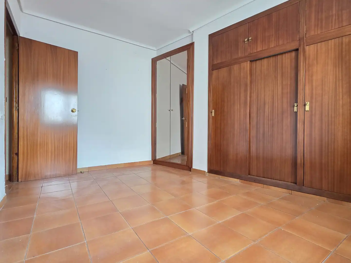 Habitación de Piso en venta en Castellón de la Plana / Castelló de la Plana con Balcón