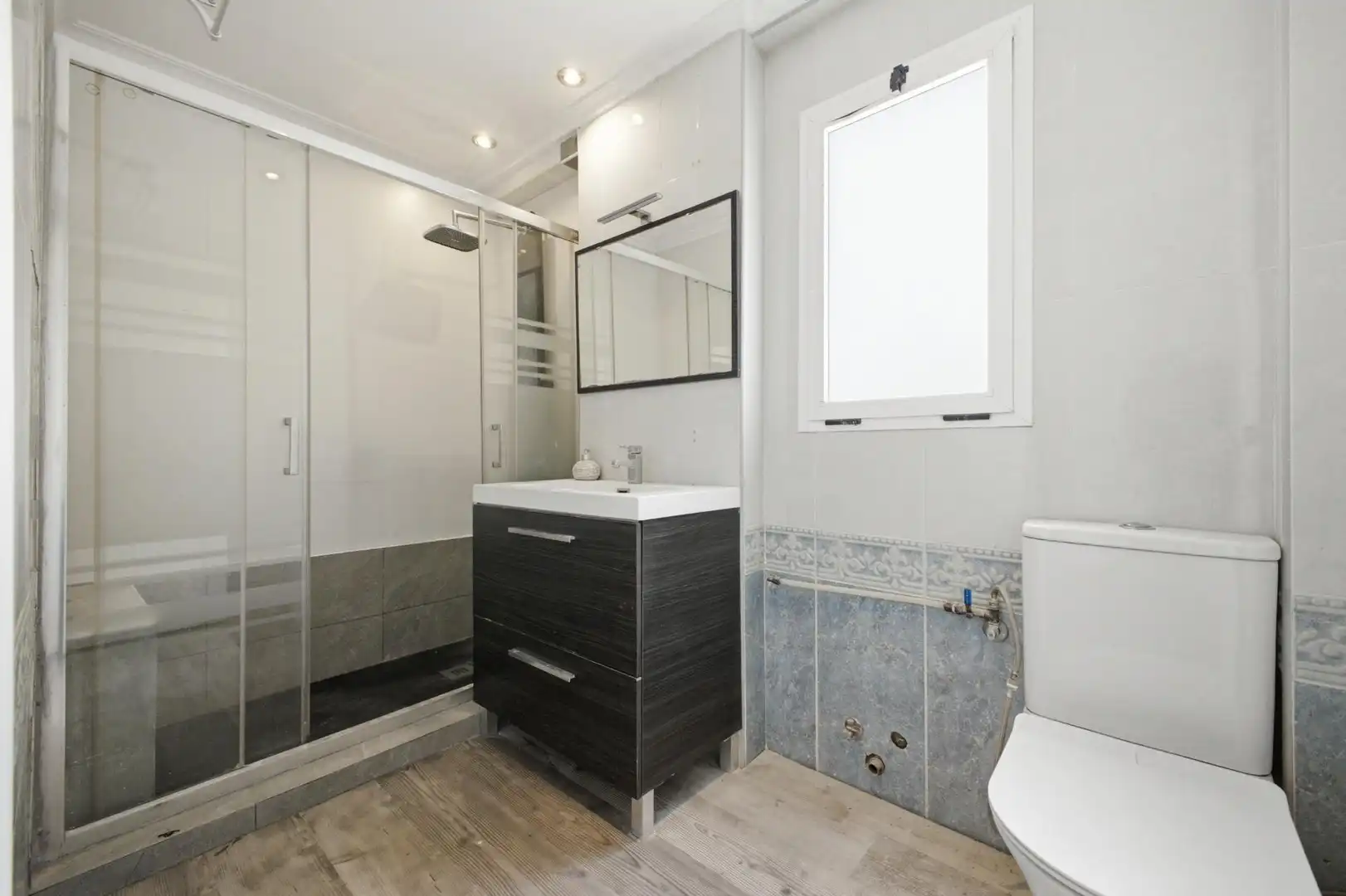 Bathroom of Flat for sale in Godella  with Air Conditioner, Terrace and Balcony