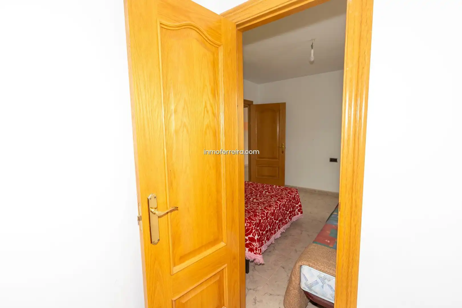 Bedroom of Houses for sale in Darro  with Storage room