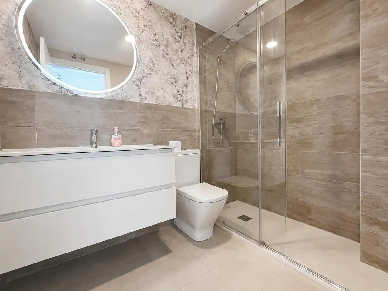 Baño de Planta baja en venta en Villalbilla con Calefacción, Jardín privado y Terraza