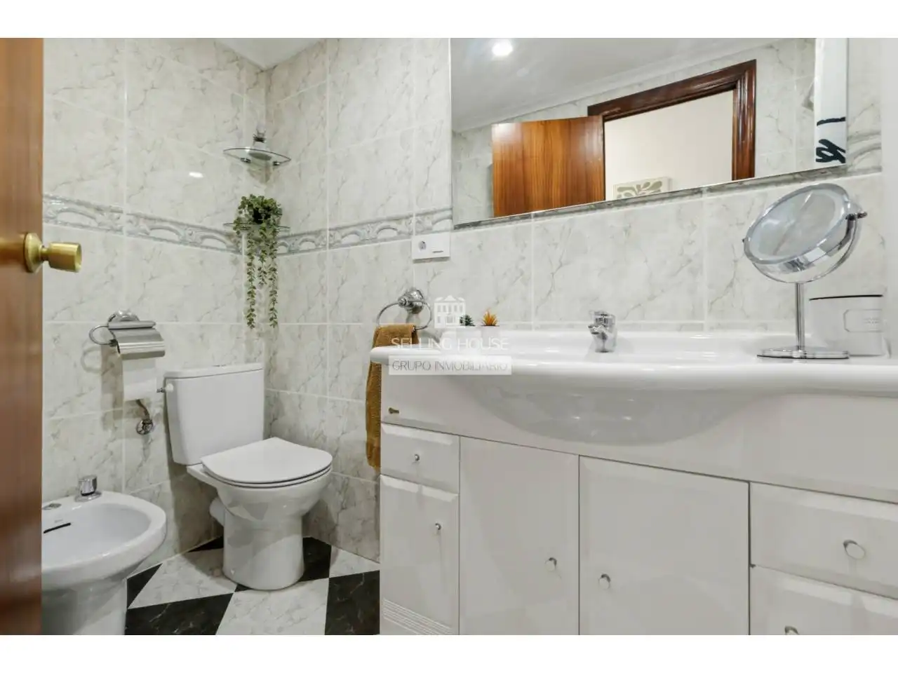 Bathroom of Flat for sale in Xirivella  with Air Conditioner, Storage room and Balcony
