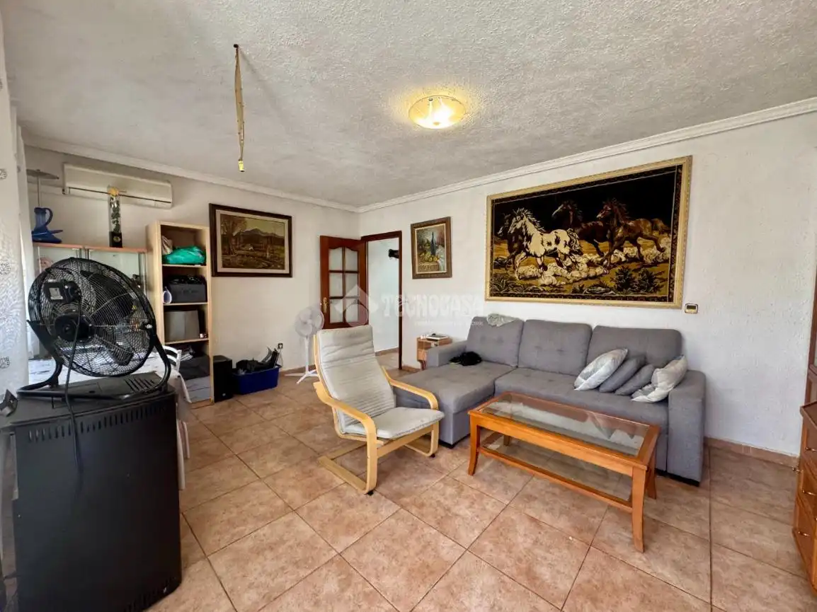 Sala d'estar de Casa adosada en venda en Azuqueca de Henares