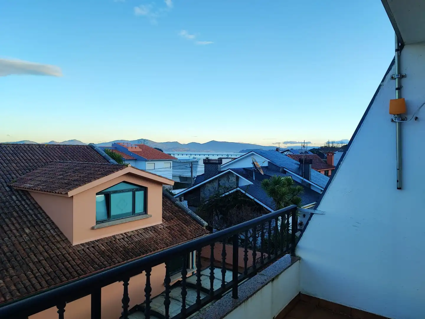 Vista exterior de Casa o chalet en venta en Vigo  con Calefacción, Jardín privado y Terraza
