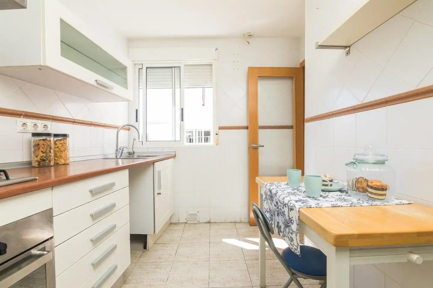 Flat for rent in El Raval - Portes Encarnades