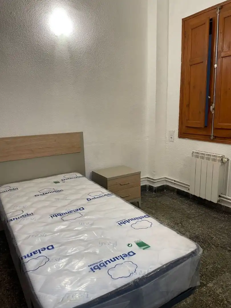 Habitación de Piso de alquiler en Valencia con Amueblado