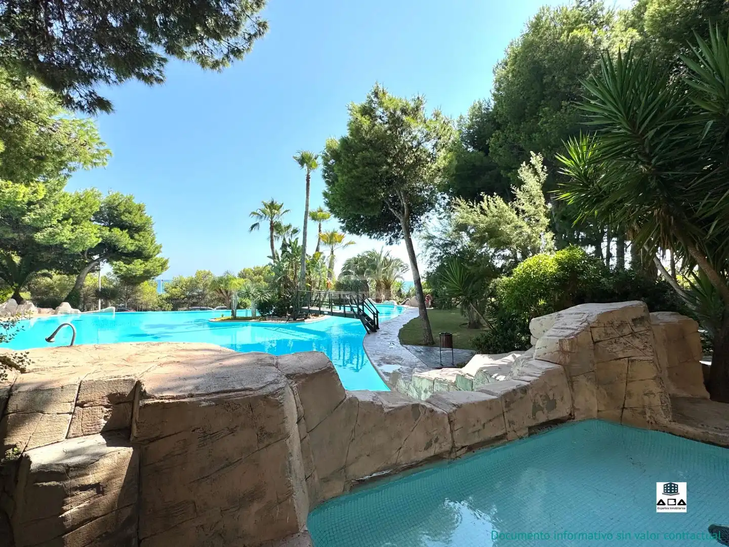 Schwimmbecken von Einfamilien-Reihenhaus zum Verkauf in Alcalà de Xivert mit Klimaanlage, Privatgarten und Terrasse