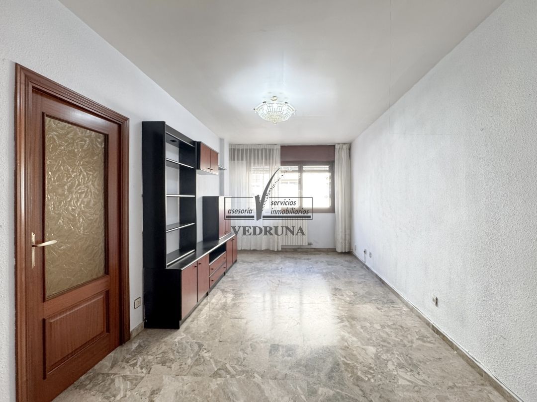 Sala de estar de Piso en venta en  Zaragoza Capital con Calefacción