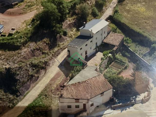 Casa-chalet en Venta en Calle Tahus-Noves De Segre en Les Valls d'Aguilar