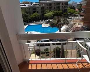 Piscina de Estudi de lloguer en Benalmádena amb Aire condicionat, Terrassa i Moblat