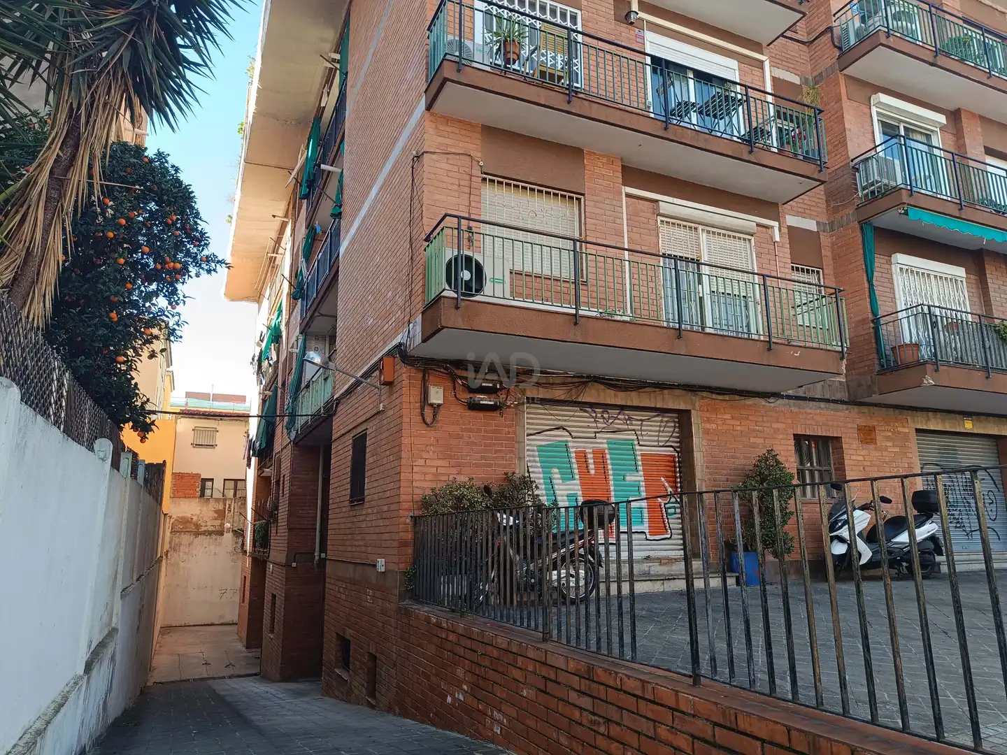 Exterior view of Commercial properties for sale in Barcelona