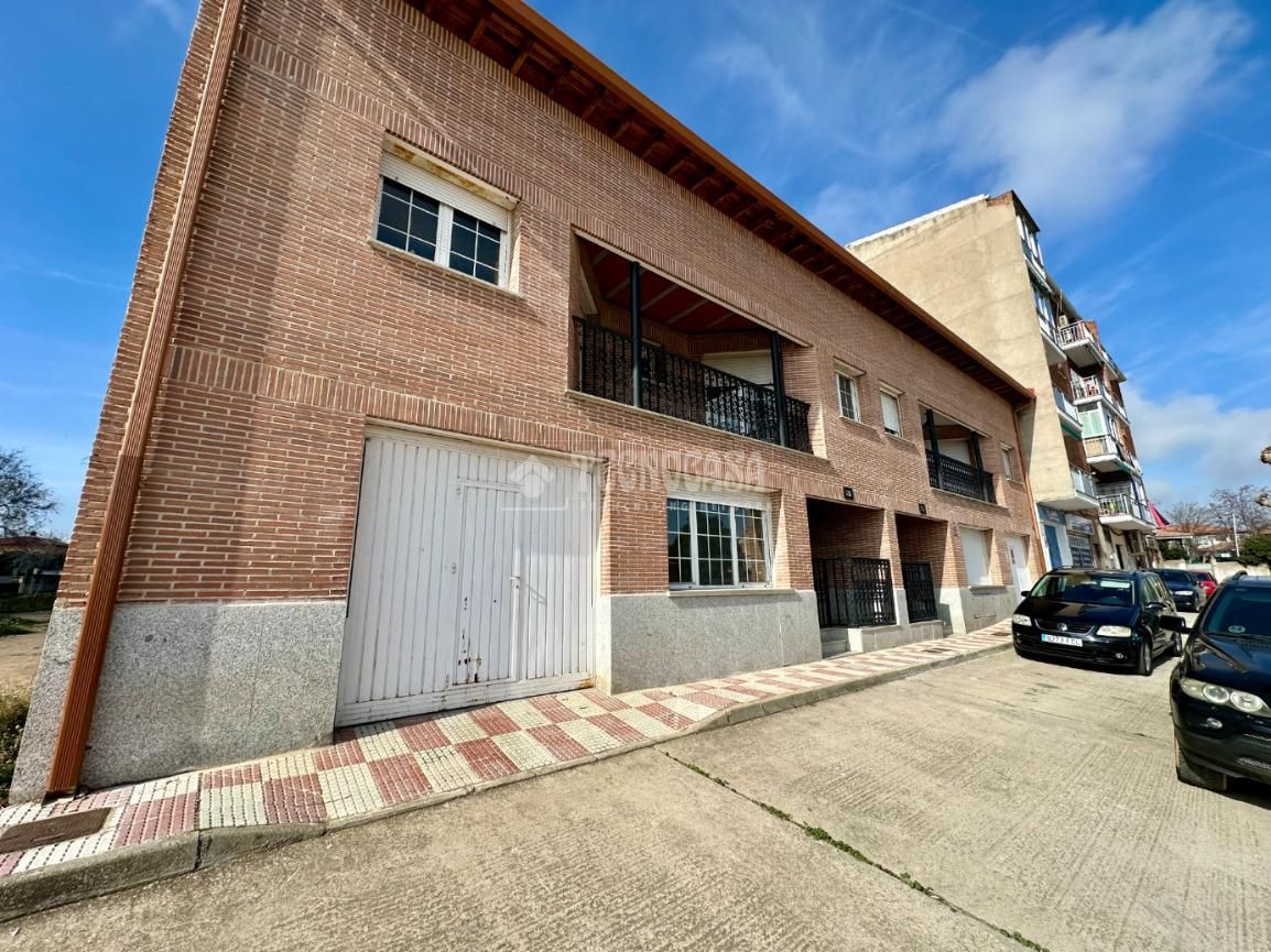 Exterior view of Single-family semi-detached for sale in Fontanar  with Heating, Private garden and Terrace