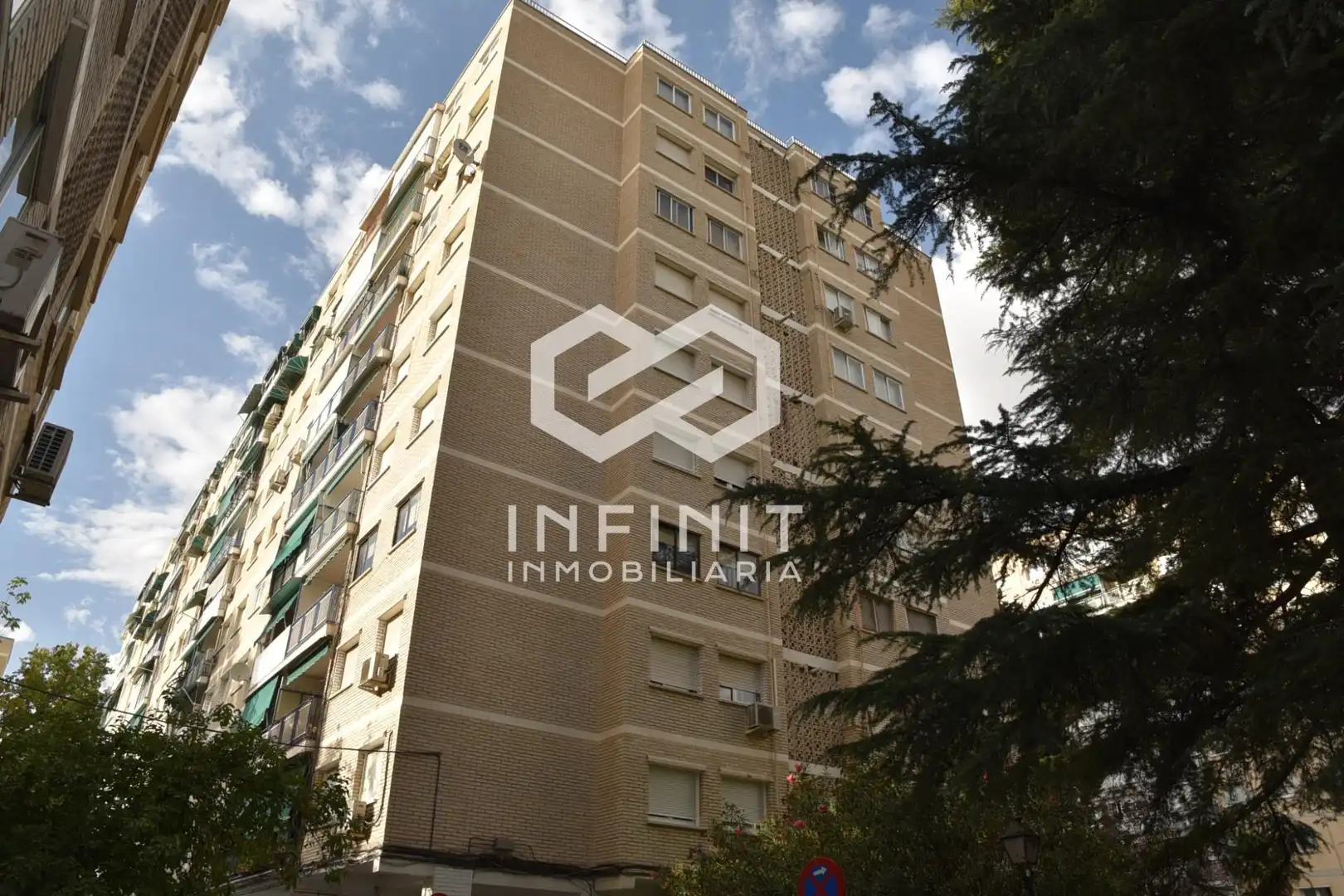 Flat with lift for sale in Reyes Católicos, imagen 4