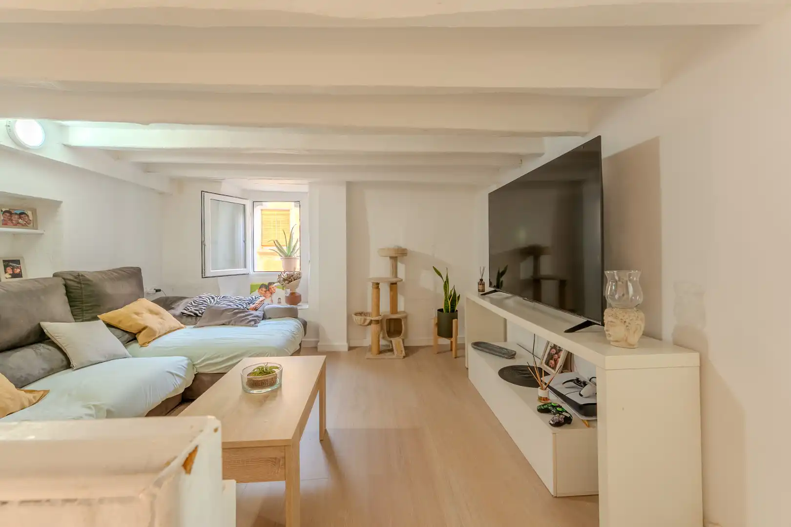 Living room of Detached homes for sale in Bordils  with Parquet flooring and Furnished