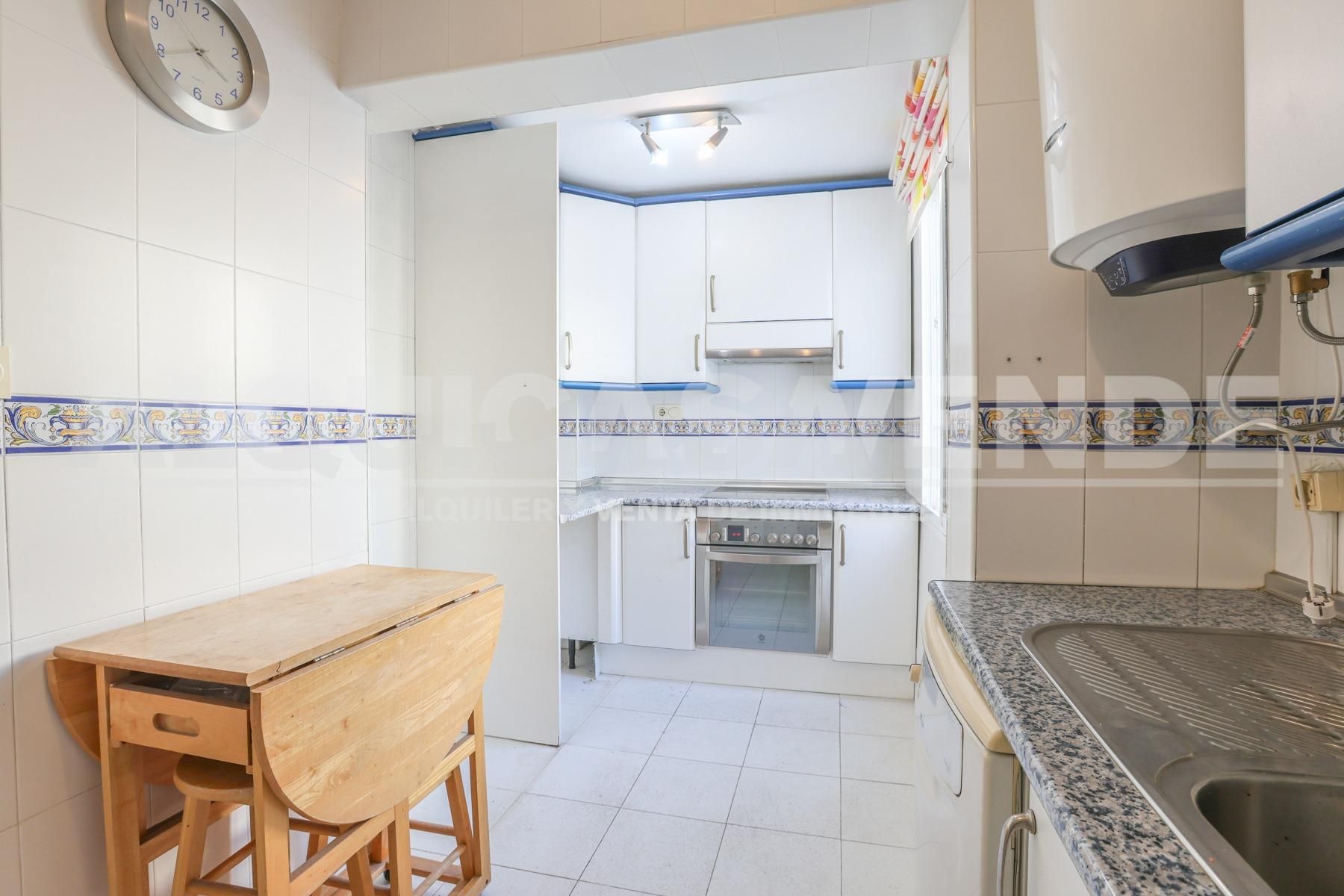 Kitchen of Flat for sale in  Sevilla Capital