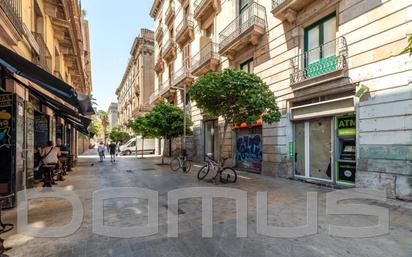 Außenansicht von Wohnung zum verkauf in  Barcelona Capital mit Klimaanlage und Balkon