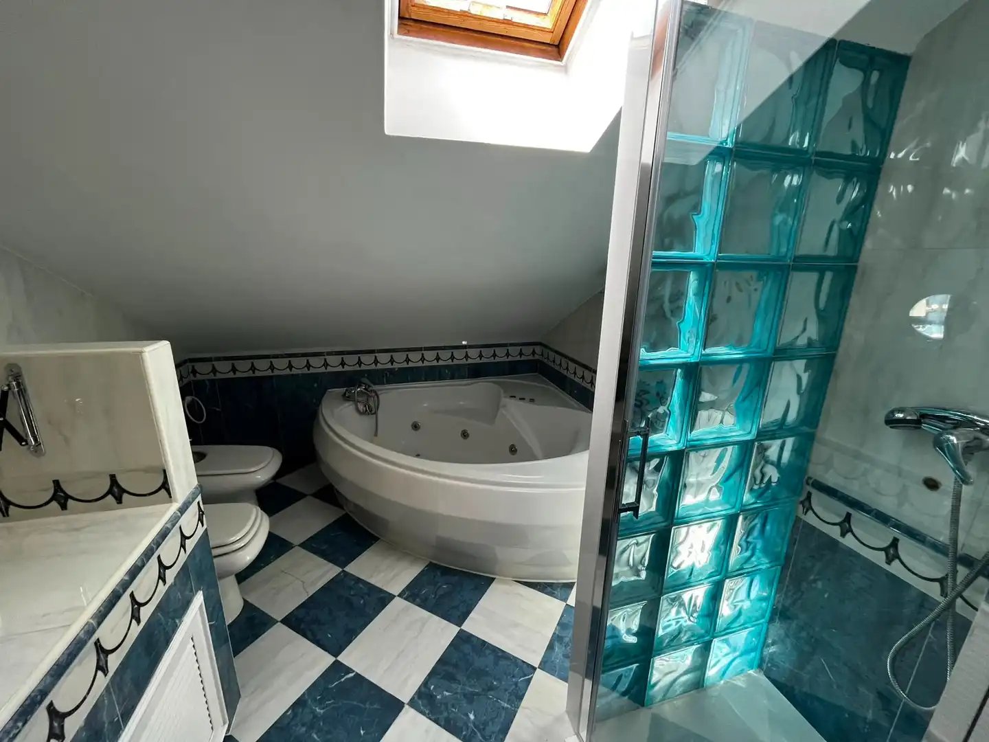 Badezimmer von Maisonette zur Miete in Ciudad Real mit Möbliert