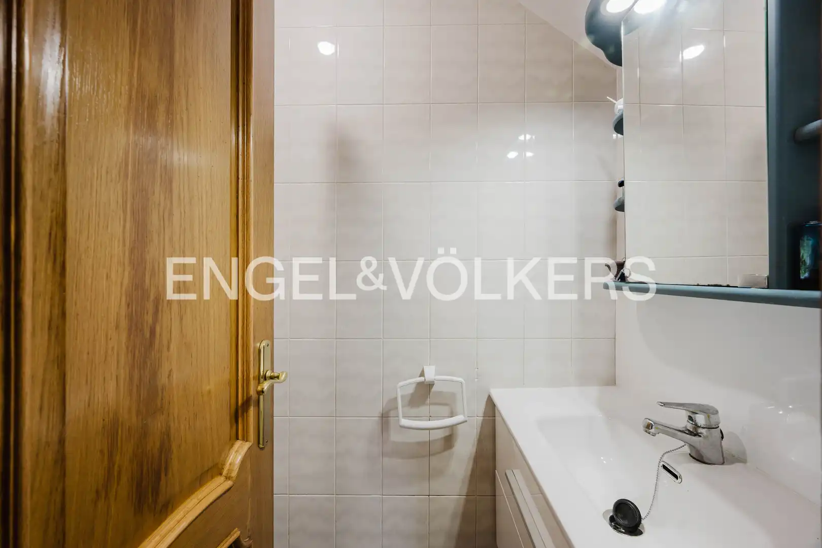 Bathroom of Houses for sale in Donostia - San Sebastián   with Air Conditioner, Heating and Private garden