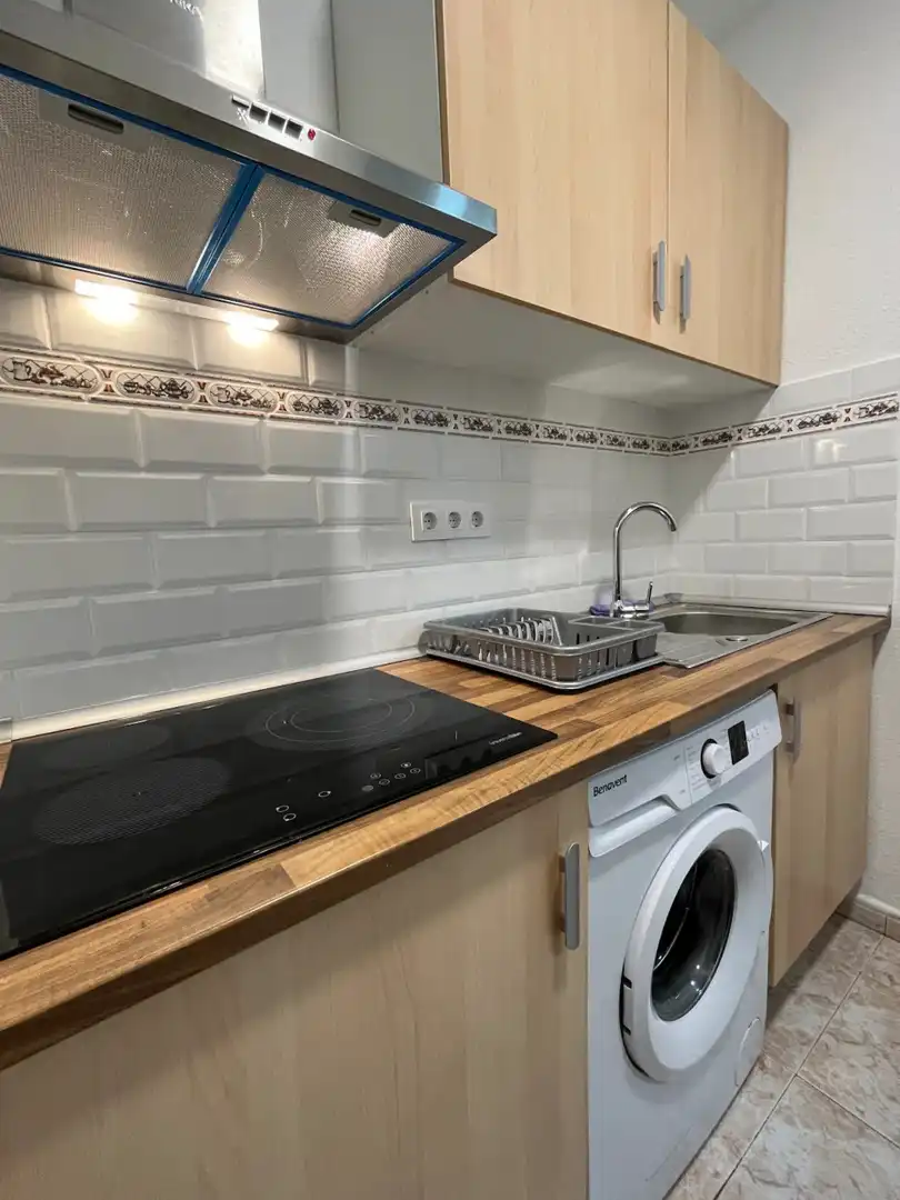 Kitchen of Flat for share in Ciutat Vella