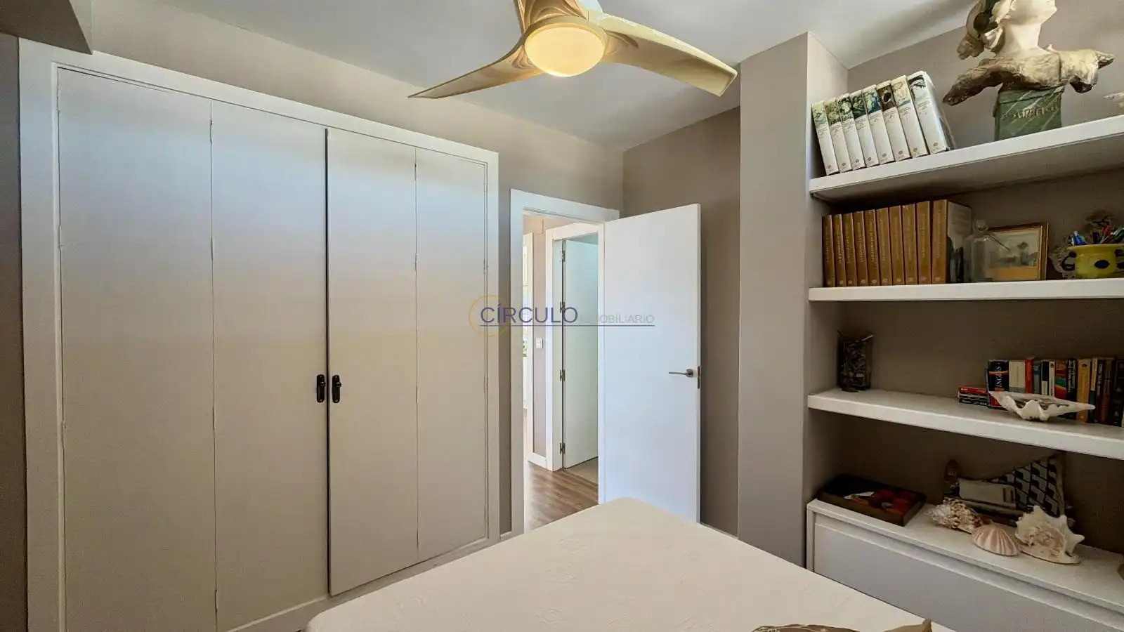 Habitación de Piso en venta en Águilas con Amueblado