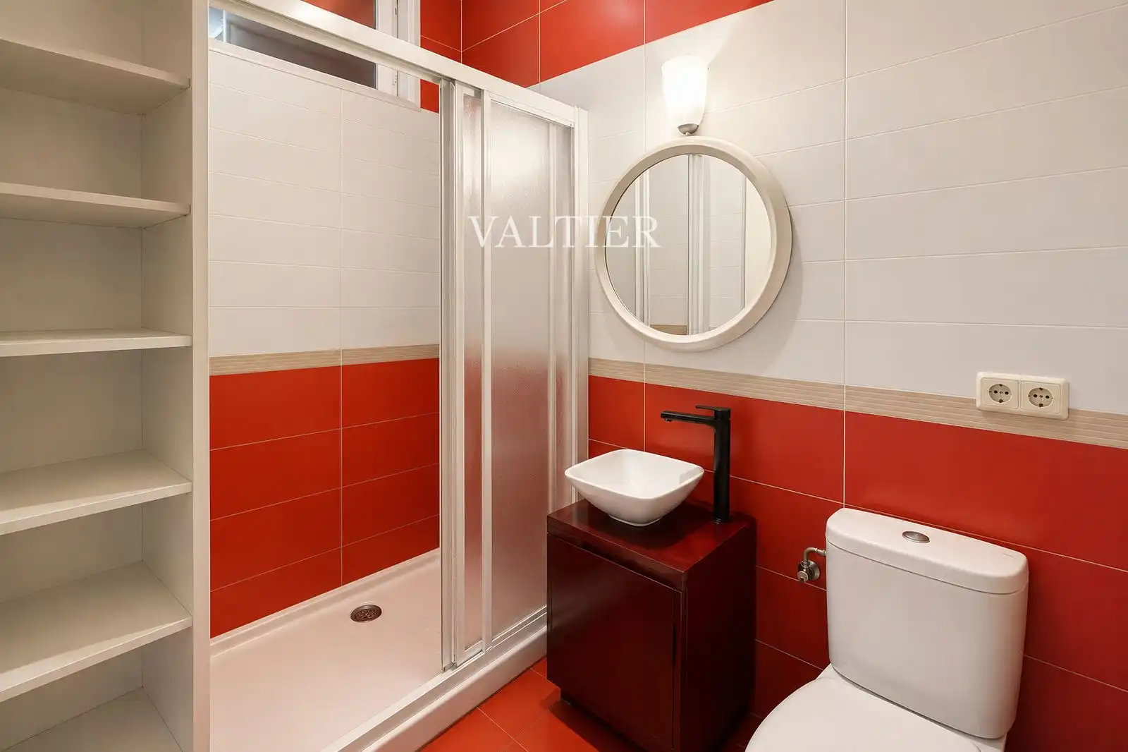 Badezimmer von Wohnung zur Miete in Madrid mit Klimaanlage und Möbliert