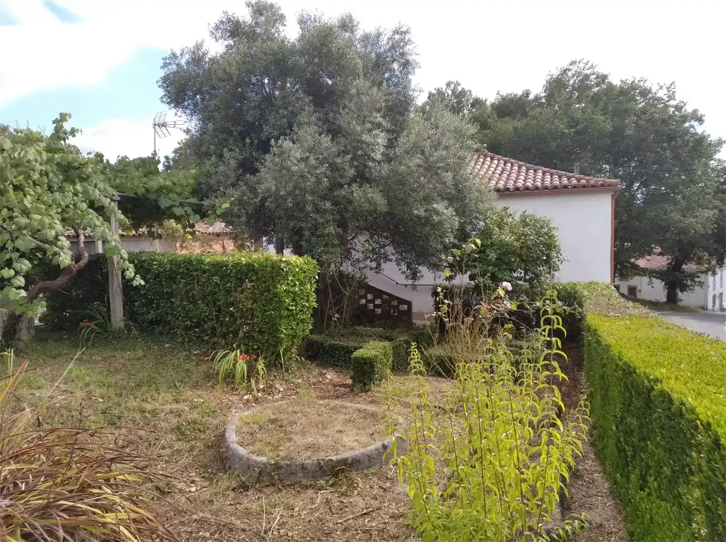 Country homes for sale in Agolada