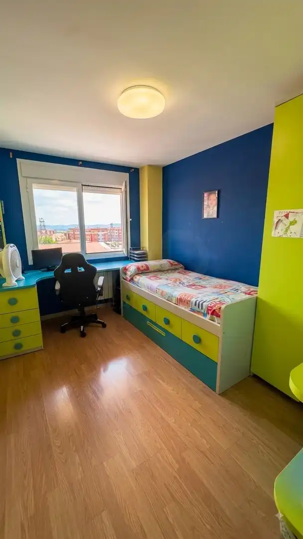 Schlafzimmer von Wohnung zum Verkauf in Villaquilambre mit Heizung