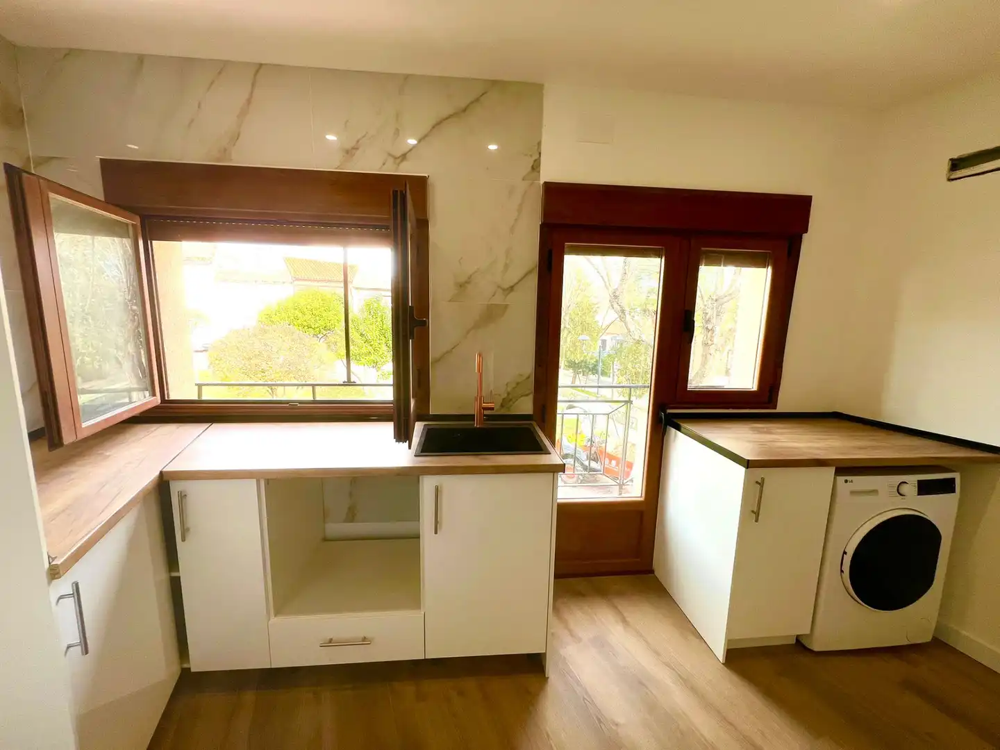 Kitchen of Flat for sale in Tordesillas  with Heating, Parquet flooring and Terrace