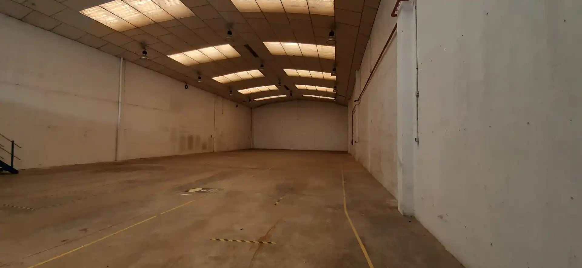 Industrial building to rent in Carrer del Poligon 36, imagen 4