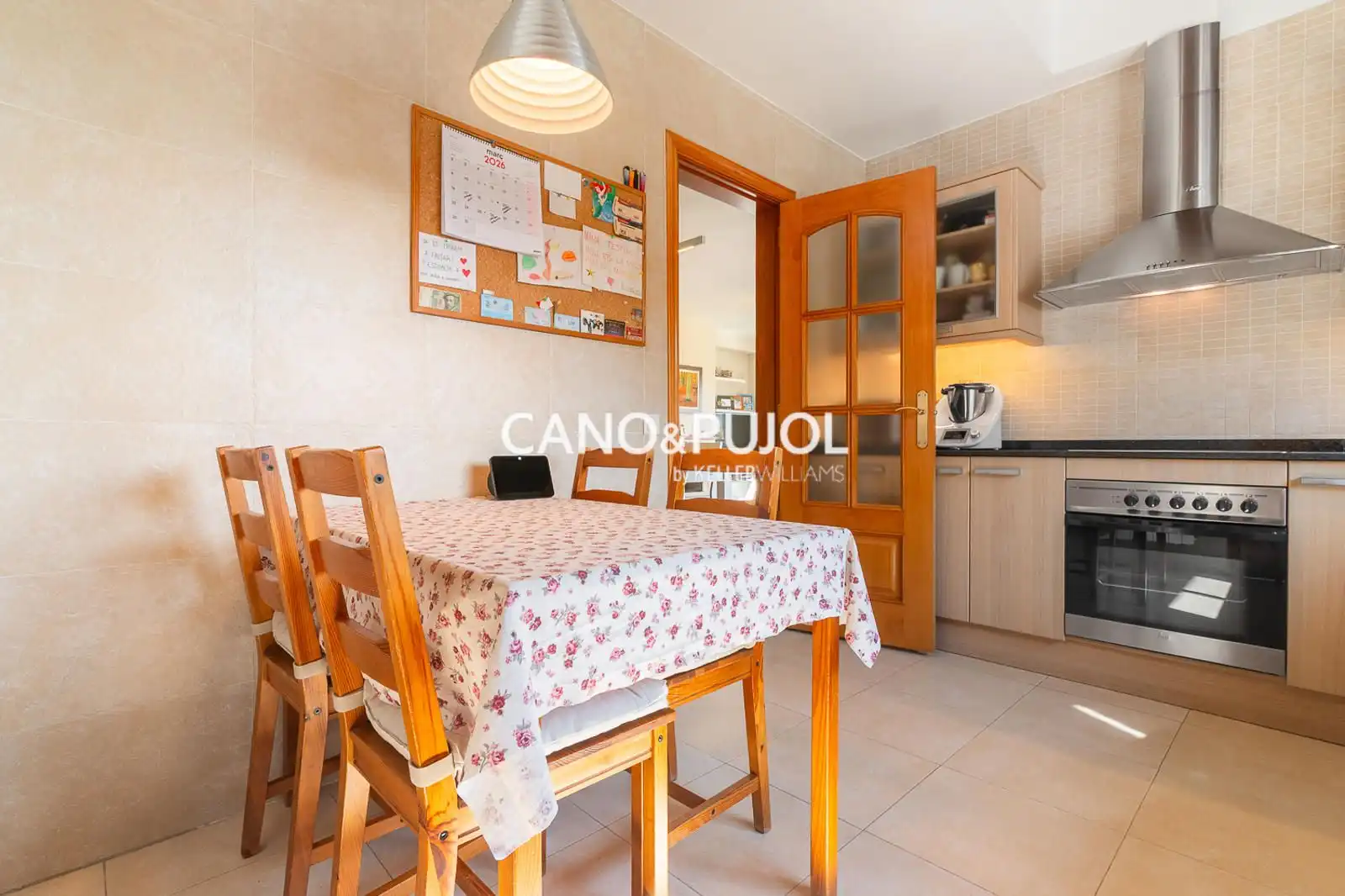 Cocina de Casa o chalet en venta en Corbera de Llobregat con Calefacción, Terraza y Trastero