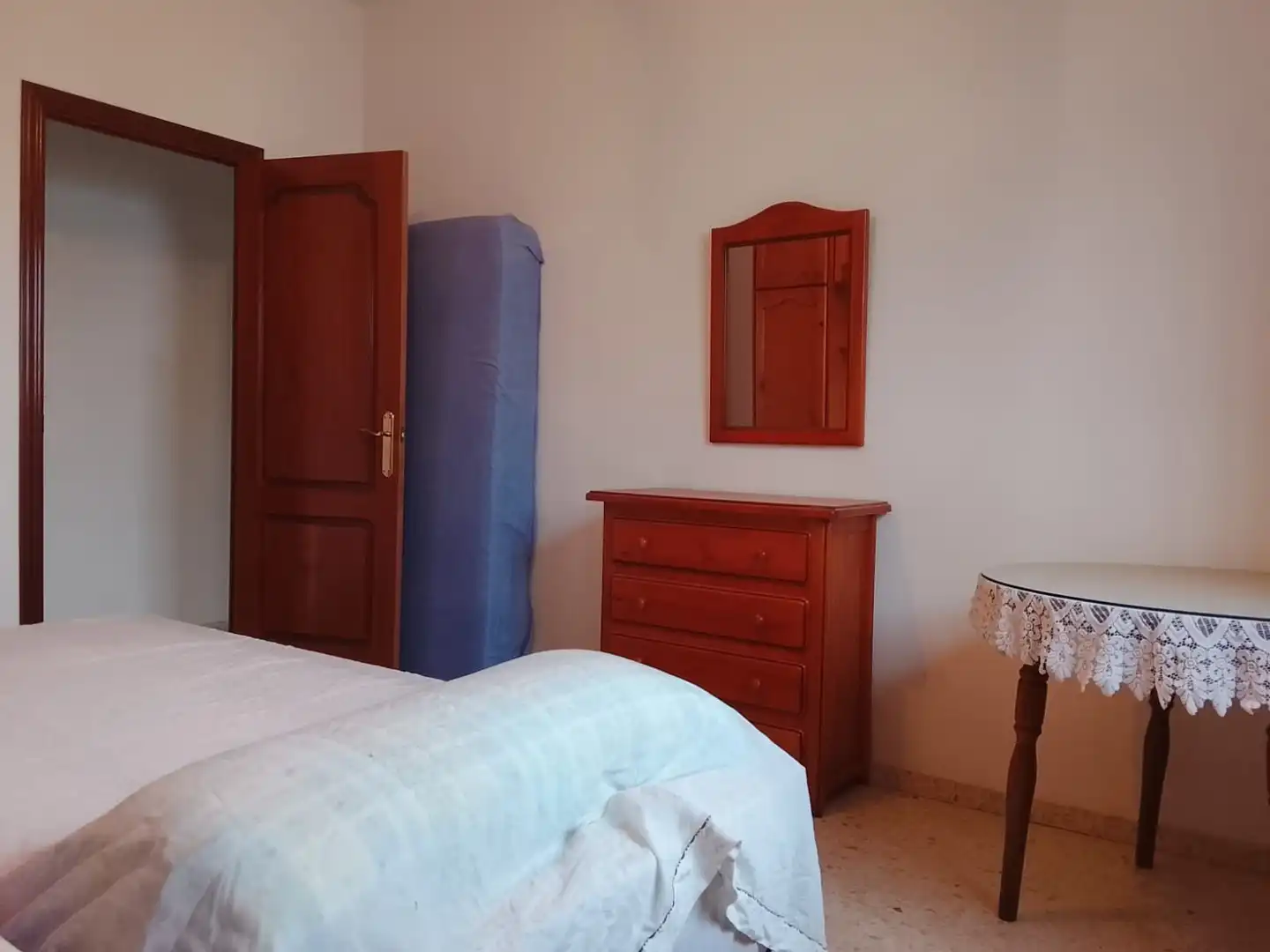 Dormitori de Finca rústica en venda en Córdoba amb Aire condicionat, Calefacció i Jardí privat