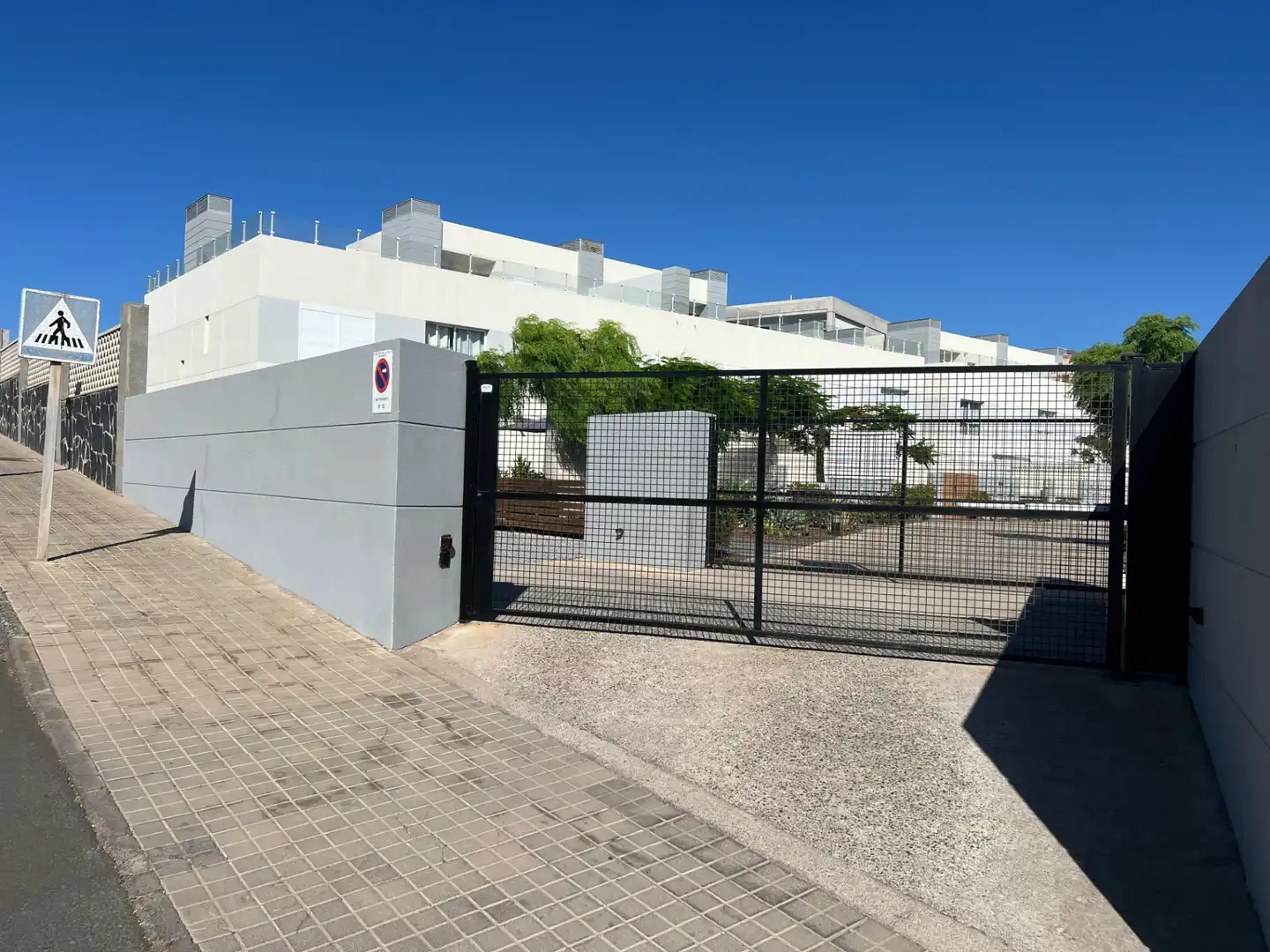 Vista exterior de Casa adosada en venta en Agaete con Jardín privado, Terraza y Amueblado