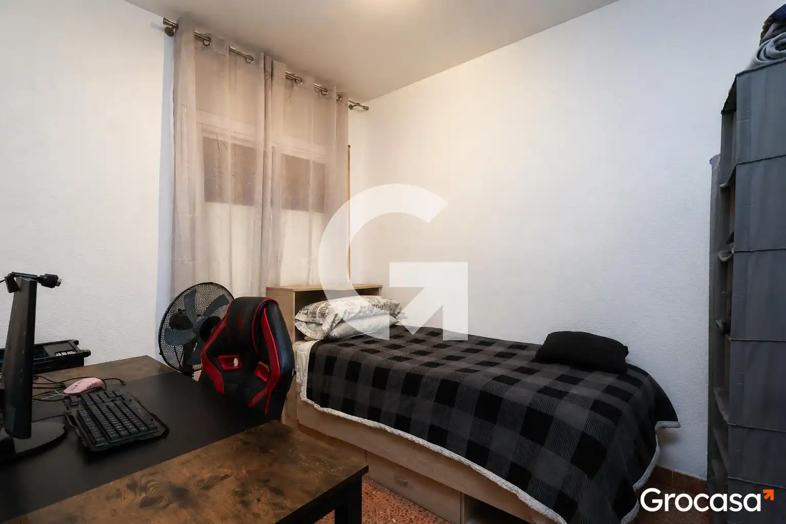 Bedroom of Flat for sale in El Prat de Llobregat  with Air Conditioner, Heating and Oven