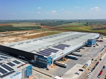 Nave industrial con ascensor en alquiler en Calle Mercurio