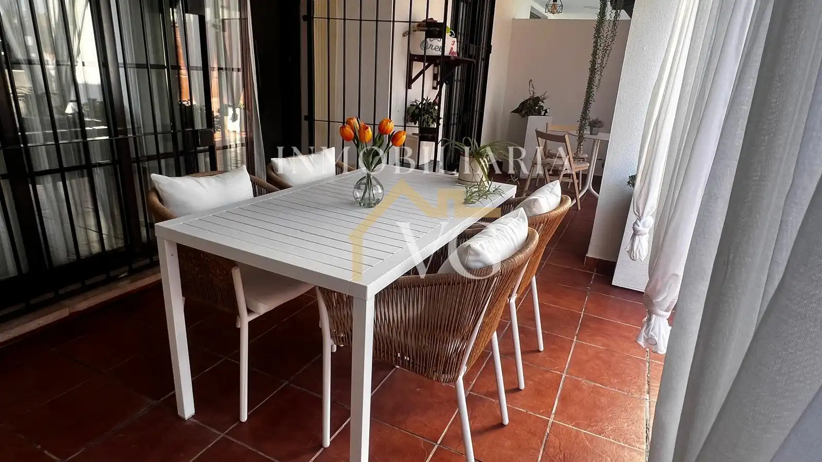 Terrassa de Pis en venda en Guillena amb Parquet, Traster i Piscina