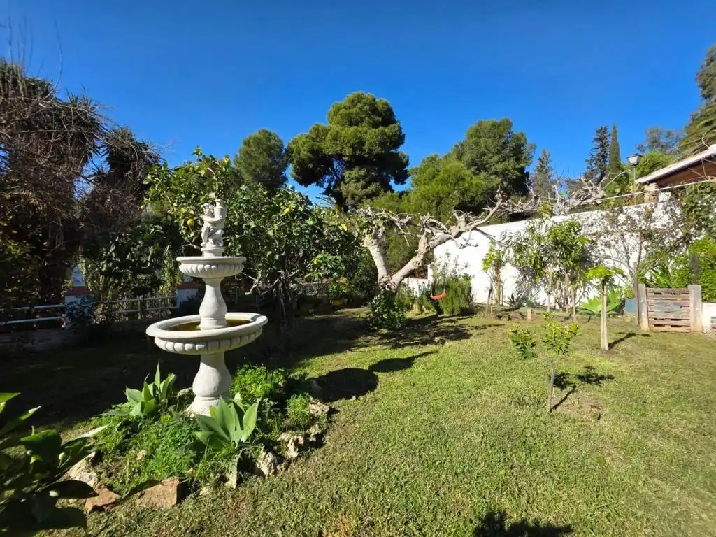 Jardí de Casa o xalet en venda en Málaga amb Aire condicionat, Jardí privat i Terrassa