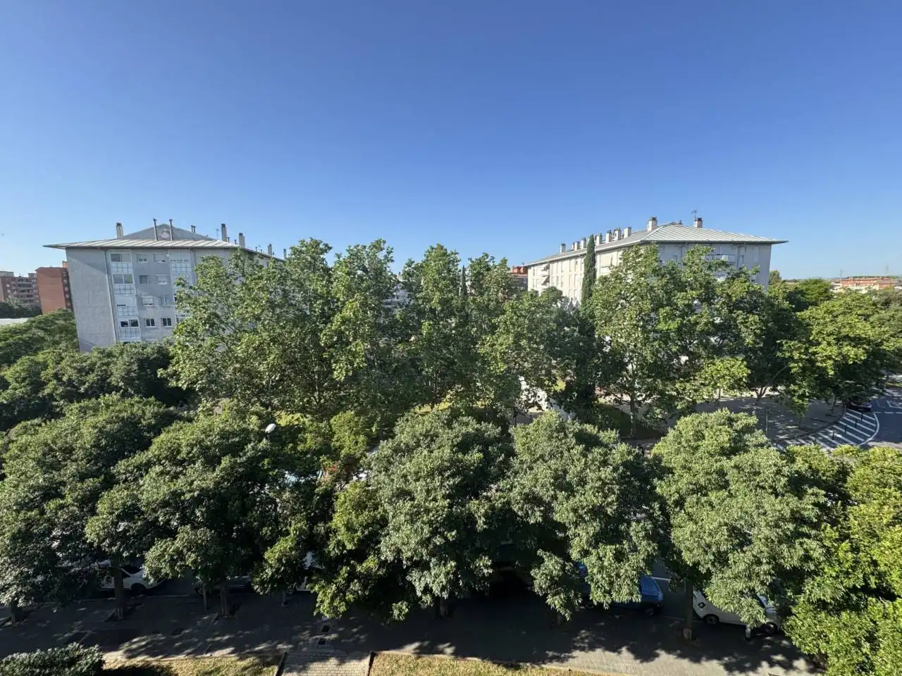 Vista exterior de Piso en venta en Cerdanyola del Vallès con Calefacción y Terraza