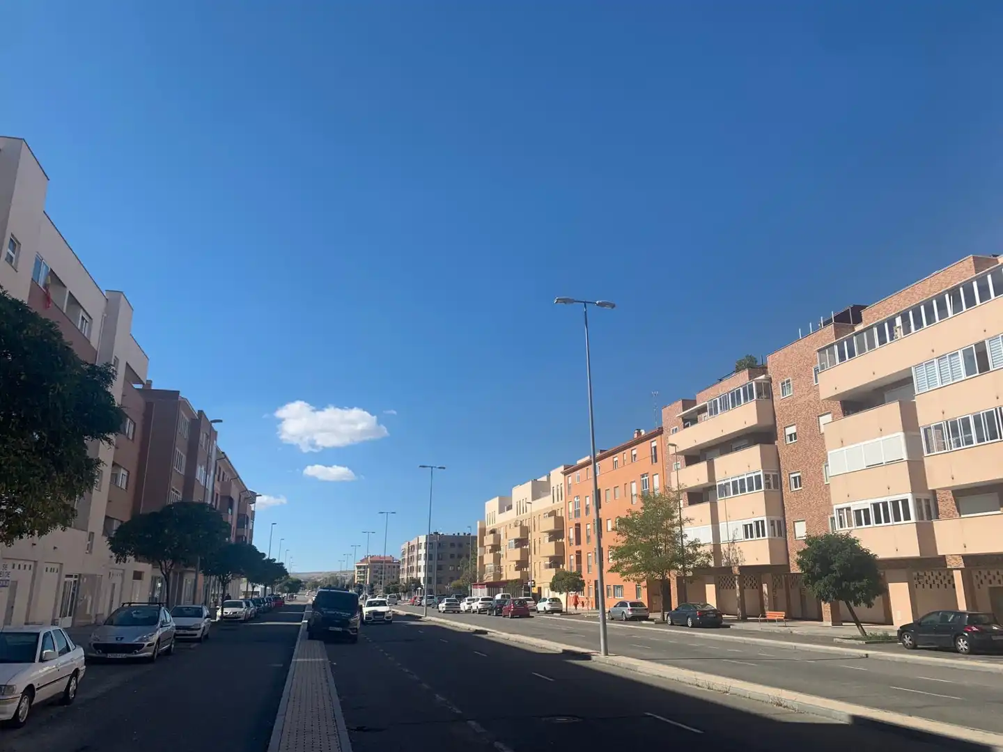 Vista exterior de Local de lloguer en Ávila
