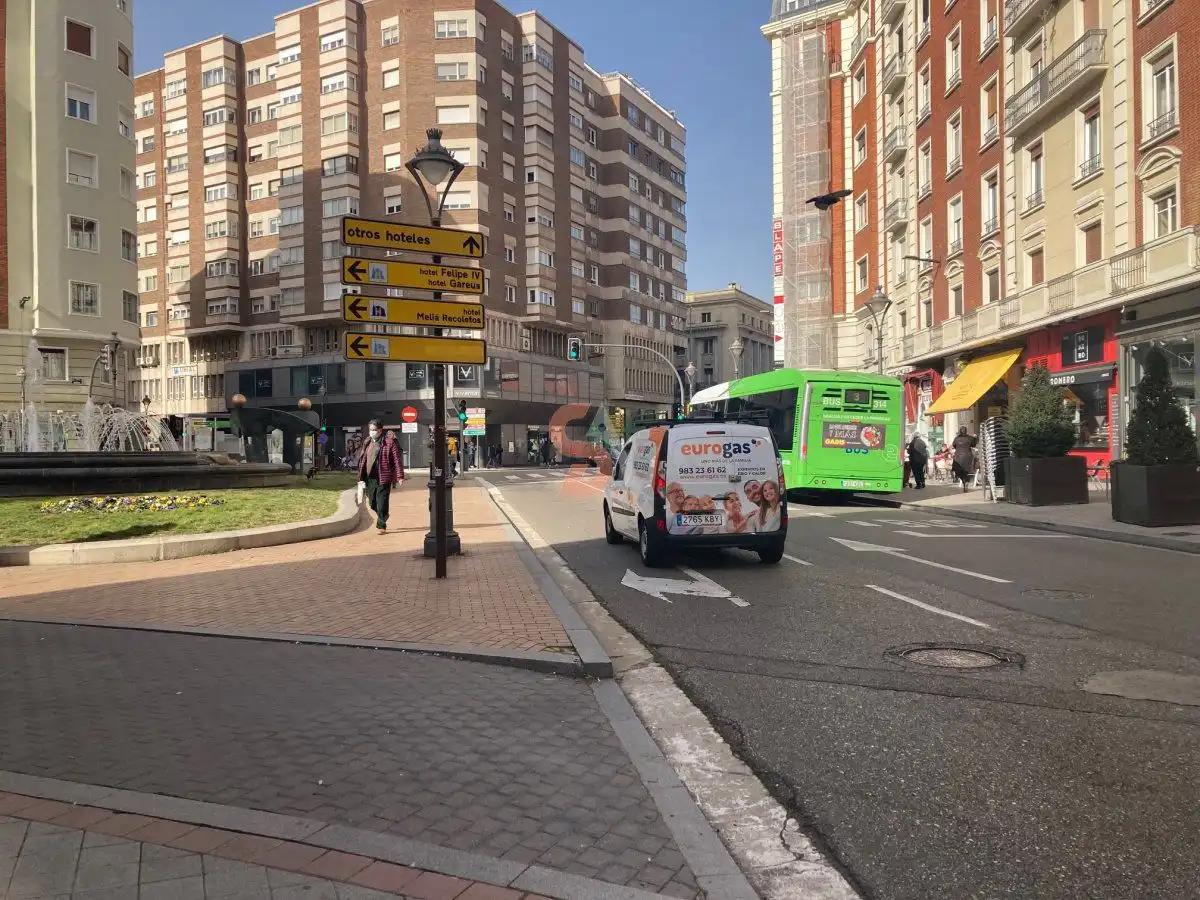 Außenansicht von Wohnung zur Miete in Valladolid mit Klimaanlage, Heizung und Terrasse