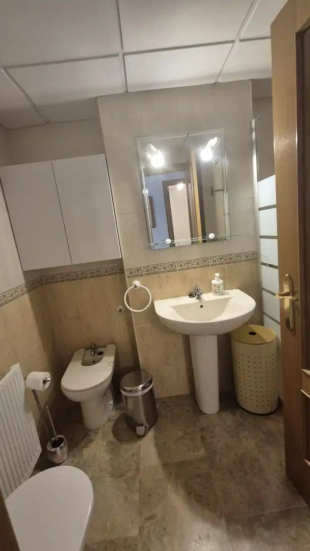 Badezimmer von Wohnung zur Miete in Badajoz mit Klimaanlage, Heizung und Terrasse