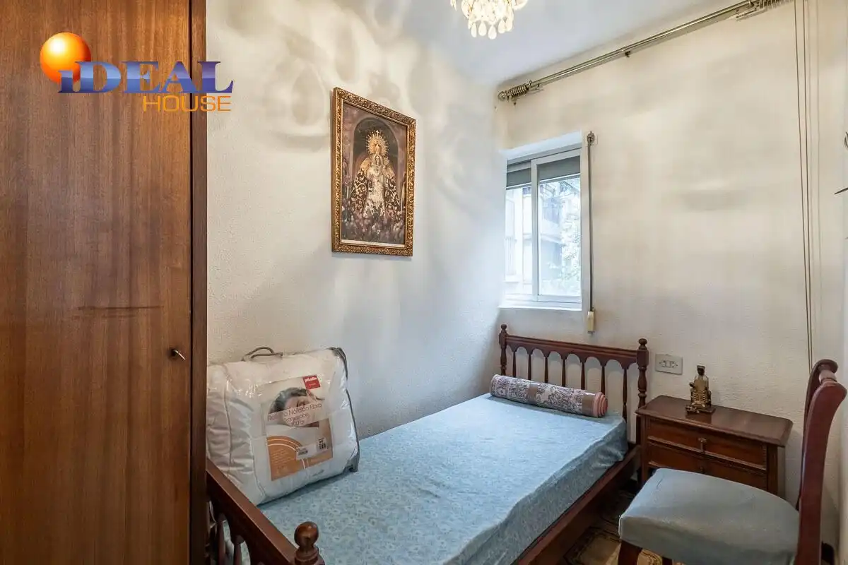 Habitación de Piso en venta en Granada con Terraza