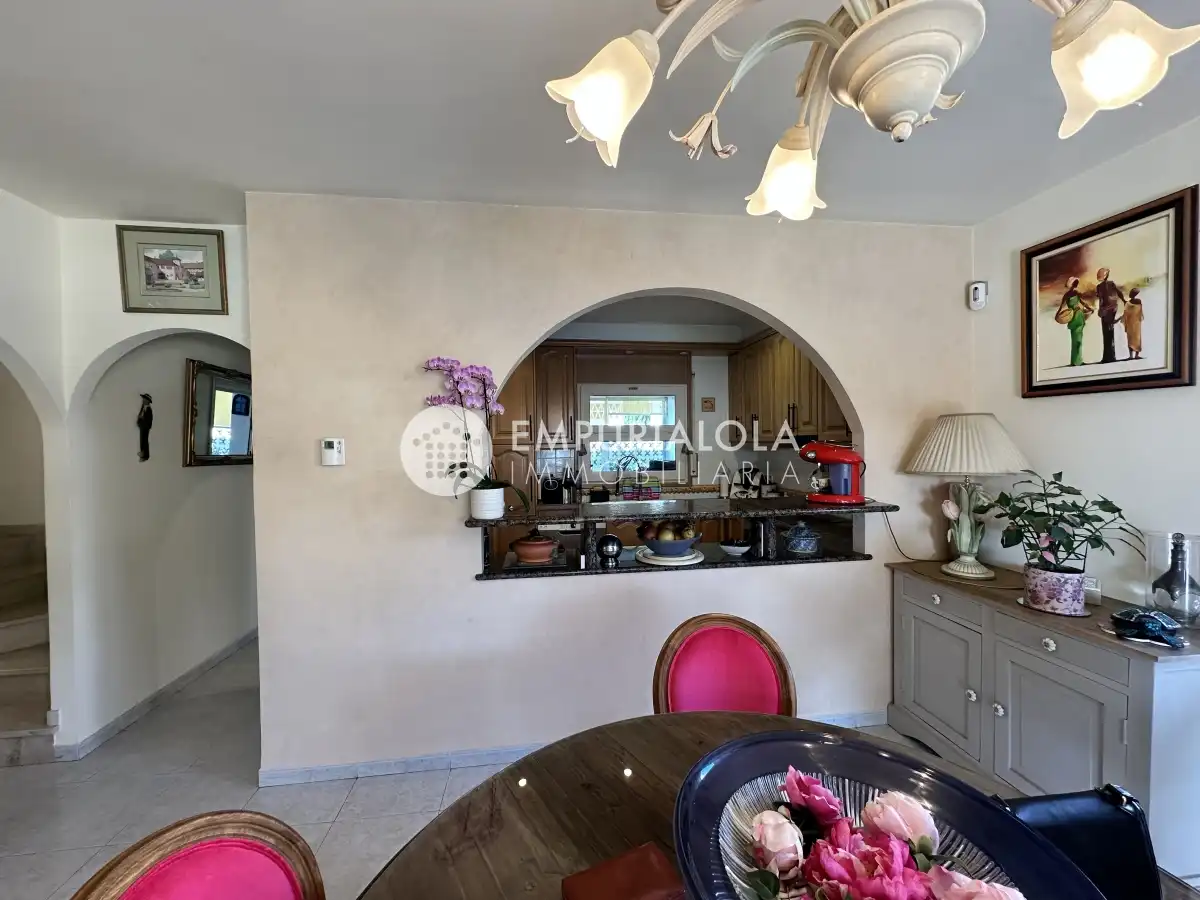 Menjador de Casa o xalet en venda en Empuriabrava amb Aire condicionat, Jardí privat i Piscina