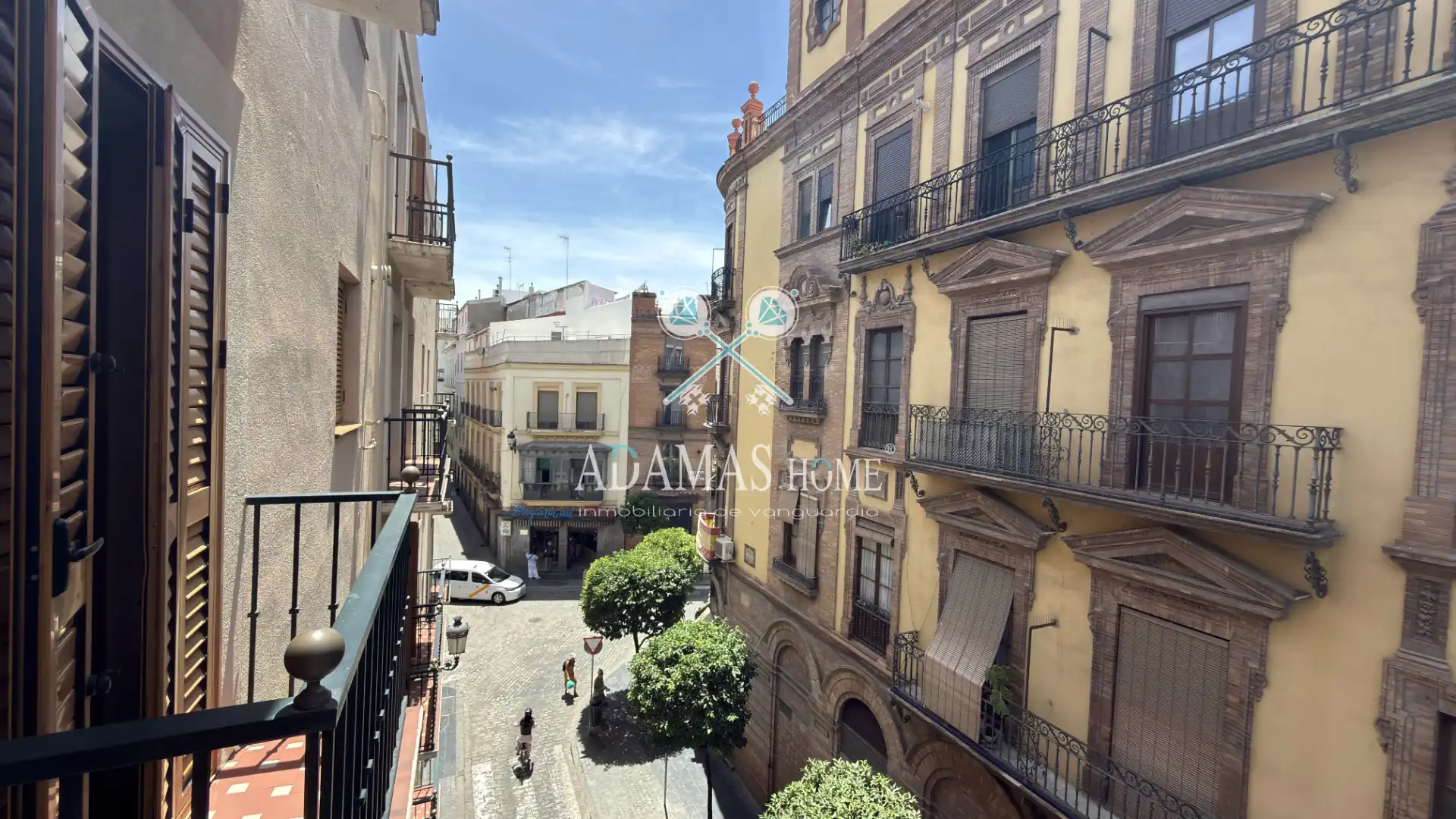 Außenansicht von Wohnung zum Verkauf in Sevilla mit Klimaanlage, Heizung und Abstellraum