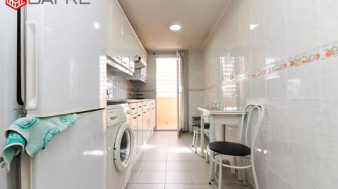 Foto 4 de Piso en venta en Calle Pradolonguillo, Orcasitas, Madrid